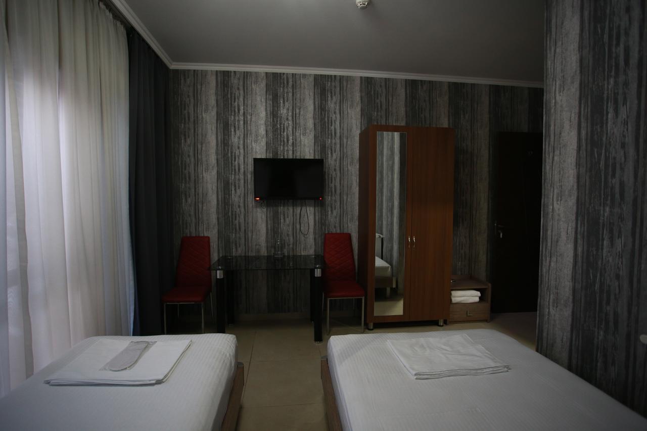 Hotel Okriba Тбилиси Екстериор снимка