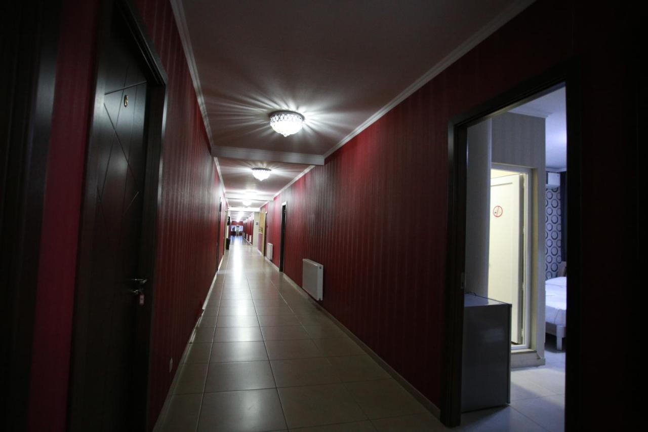 Hotel Okriba Тбилиси Екстериор снимка