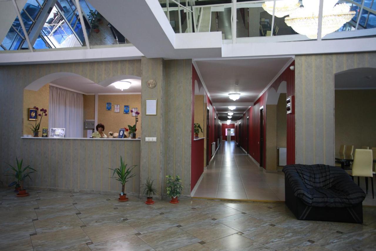 Hotel Okriba Тбилиси Екстериор снимка