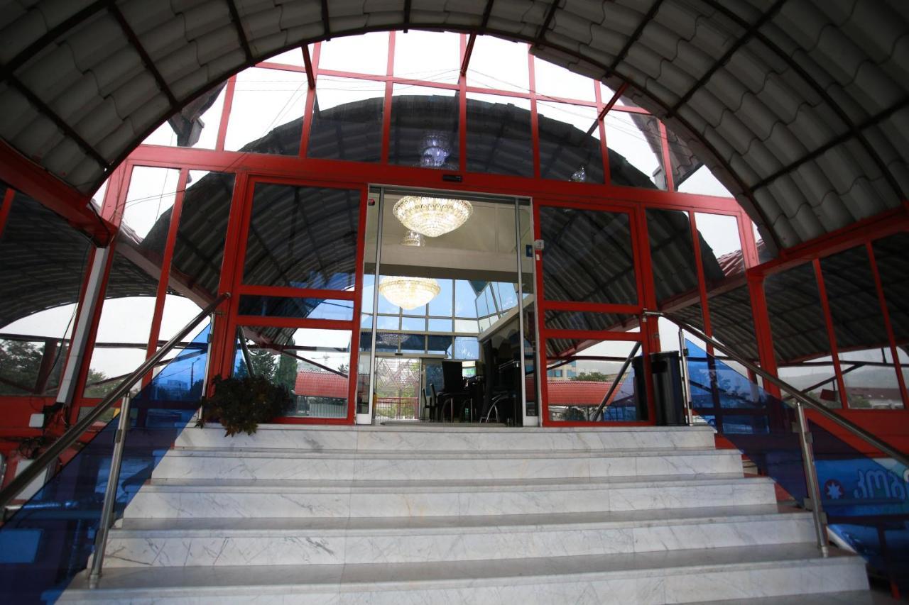 Hotel Okriba Тбилиси Екстериор снимка