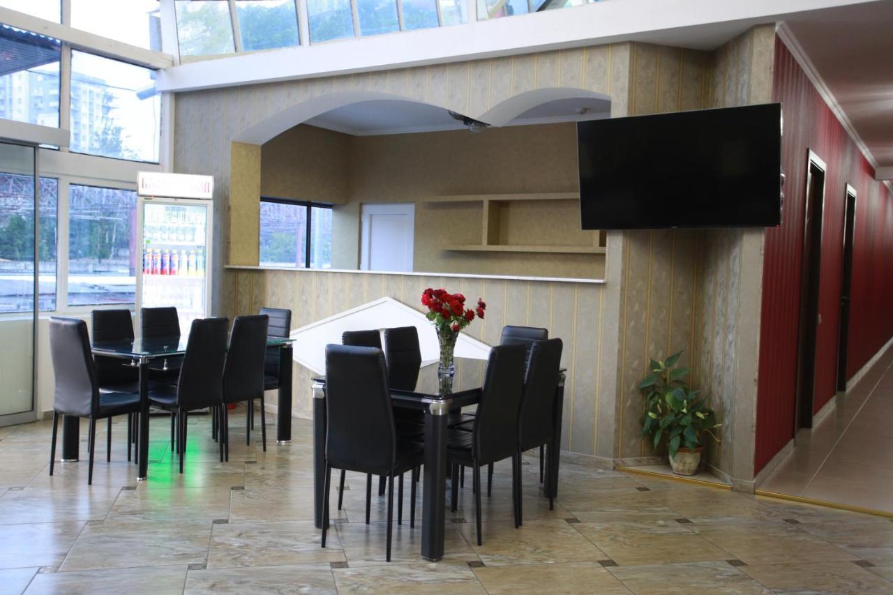 Hotel Okriba Тбилиси Екстериор снимка
