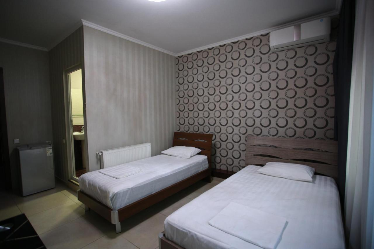 Hotel Okriba Тбилиси Екстериор снимка